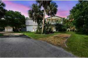 8178 River Point Dr, WEEKI WACHEE