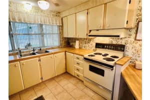 2244 GONDOLA DRIVE, SARASOTA, FL 34238 - MLS#MFRTB8413469
