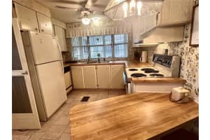 2244 GONDOLA DRIVE, SARASOTA, FL 34238 - MLS#MFRTB8413469