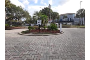 6324 NEWTOWN CIRCLE, TAMPA, FL 33615 - MLS#MFRTB8413588
