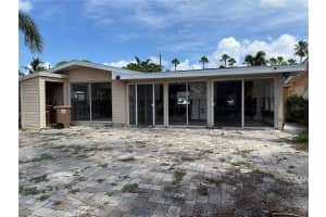 325 MADEIRA AVENUE, MADEIRA BEACH, FL 33708 - MLS#MFRTB8413677