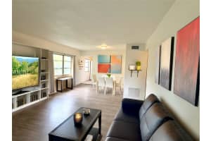 2042 AUSTRALIA WAY, CLEARWATER, FL 33763 Sold 12/31/25