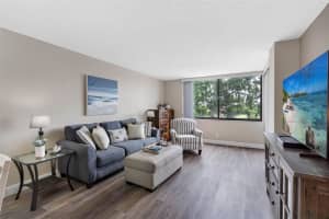 6158 PALMA DEL MAR BOULEVARD, ST PETERSBURG, FL 33715 - MLS#MFRTB8413727