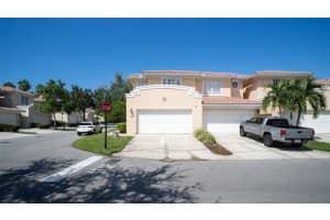 121 Valencia Cir, ST PETERSBURG