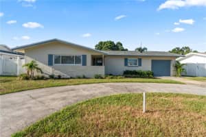13958 Antigua Dr, SEMINOLE