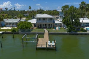 733 BAY ESPLANADE, CLEARWATER BEACH, FL 33767 - MLS#MFRTB8413907