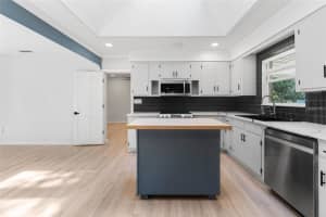 MLS# MFRTB8413998, St Petersburg, Florida 33708