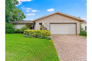 1374 Wexford Dr S, PALM HARBOR
