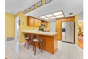 1374 Wexford Dr S Palm Harbor, FL 34683 - Off Market