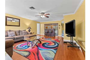 1374 Wexford Dr S Palm Harbor, FL 34683 - Off Market