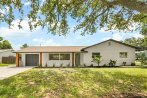 1751 65th St N, ST PETERSBURG