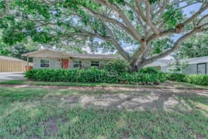 8225 Lark St, SEMINOLE