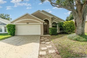 15923 AUTUMN GLEN AVENUE, CLERMONT, FL 34714 - MLS#MFRTB8414605