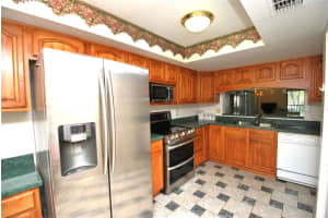 2040 LAKEVIEW DRIVE, CLEARWATER, FL 33763 - MLS#MFRTB8414626