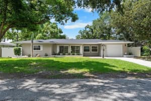 1819 Meadow Ln, CLEARWATER