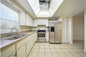 9821 113TH STREET, SEMINOLE, FL 33772 - MLS#MFRTB8414769