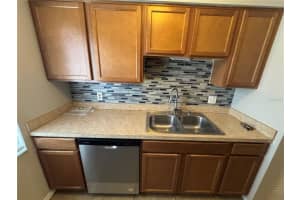 7505 PITCH PINE CIRCLE, TAMPA, FL 33617 - MLS#MFRTB8414774
