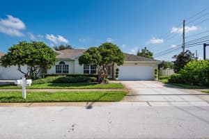 2198 Andrews Ct, DUNEDIN