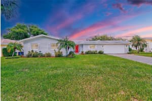 1847 Oak Lake Dr, CLEARWATER