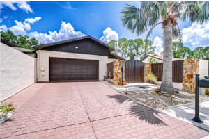 13522 Avista Dr, TAMPA