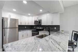 425 30TH AVENUE, BRADENTON, FL 34205 - MLS#MFRTB8414908