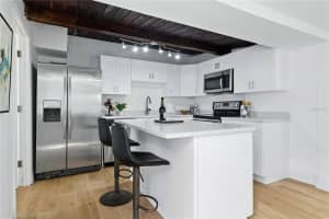 6580 10TH AVENUE TERRACE, ST PETERSBURG, FL 33707 - MLS#MFRTB8414969