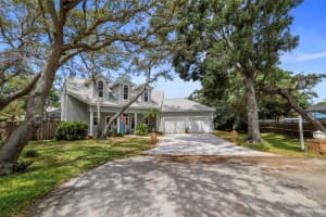 813 OLD CHARLESTON WAY, LARGO, FL 33770 Sold 10/09/25