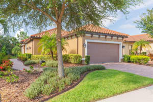 8413 Alberata Vista Dr, TAMPA