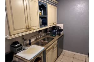 1521 28TH STREET, SARASOTA, FL 34234 - MLS#MFRTB8415110