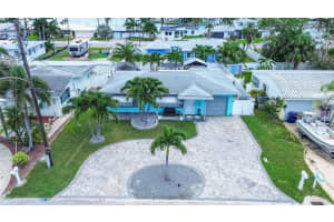 725 Sunset Cv, MADEIRA BEACH
