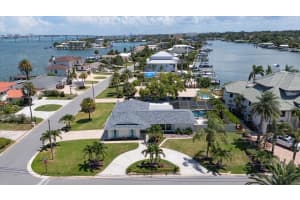 910 OAKWOOD DRIVE, LARGO, FL 33770 Sold 09/09/25