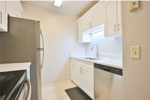 14325 HANGING MOSS CIRCLE, TAMPA, FL 33613 - MLS#MFRTB8415260