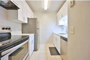 14325 HANGING MOSS CIRCLE, TAMPA, FL 33613 - MLS#MFRTB8415260