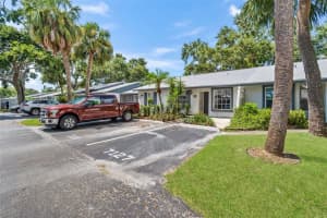 7131 Parkside Villas Dr N, ST PETERSBURG