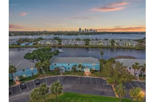 209 Seahorse Dr Se #d, ST PETERSBURG