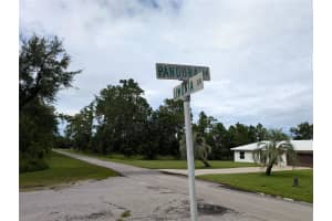 302 PANDORA DRIVE, INDIAN LAKE ESTATES, FL 33855 - MLS#MFRTB8415401