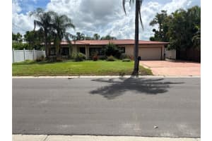 3945 E Eden Roc Cir, TAMPA