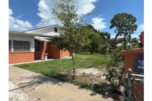 130 66TH STREET, ST PETERSBURG, FL 33707 - MLS#MFRTB8415519