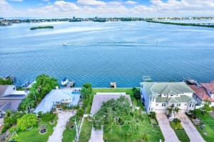 218 Driftwood Ln, LARGO