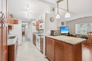 9801 FOREST HILLS DRIVE, TAMPA, FL 33612 - MLS#MFRTB8415549