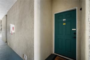 17104 CARRINGTON PARK DRIVE, TAMPA, FL 33647 - MLS#MFRTB8415714
