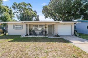 1649 Gladys St, LARGO