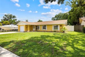 712 GATEWAY LANE, TAMPA, FL 33613 - MLS#MFRTB8415797