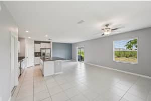 582 ROYAL EMPRESS DR, RUSKIN, FL 33570 - MLS#MFRTB8415939