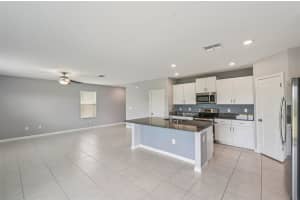 582 ROYAL EMPRESS DR, RUSKIN, FL 33570 - MLS#MFRTB8415939