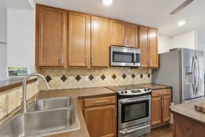 6907 HAWTHORNE TRACE LANE, RIVERVIEW, FL 33578 - MLS#MFRTB8416044