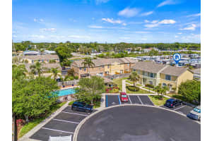 1577 CHATEAUX DE VILLE COURT, CLEARWATER, FL 33764 - MLS#MFRTB8416461