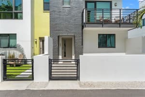 907 ARLINGTON AVENUE, ST PETERSBURG, FL 33705 - MLS#MFRTB8416924