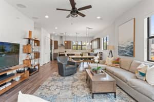 907 ARLINGTON AVENUE, ST PETERSBURG, FL 33705 - MLS#MFRTB8416924