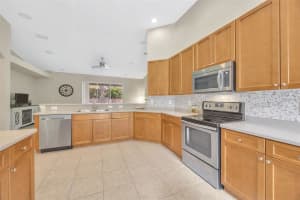 11724 HOLLY CREEK DRIVE, RIVERVIEW, FL 33569 - MLS#MFRTB8417054